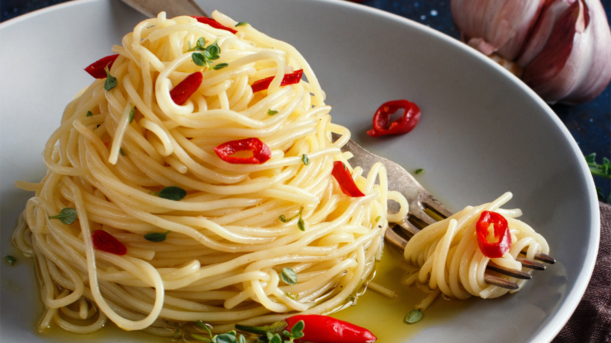 Delicious Garlic, Oil, and Chilli Pasta: A Simple Recipe for Any Occasion Delicious Garlic, Oil, and Chilli Pasta: A Simple Recipe for Any Occasion