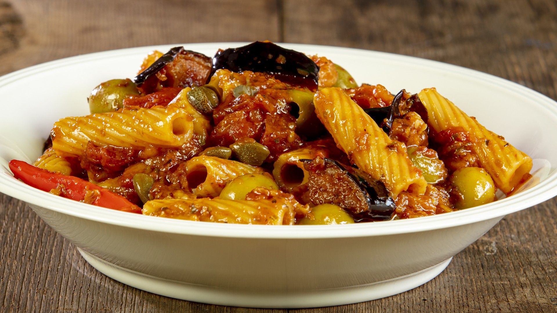Delicious Pasta with Aubergines: A Flavorful Mediterranean Dish Delicious Pasta with Aubergines: A Flavorful Mediterranean Dish