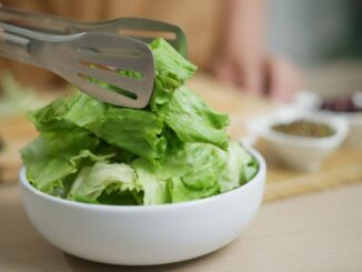 🥬 TikTok Lettuce Hacks: Recipes & Storage Secrets for Crispy, Fresh Greens!