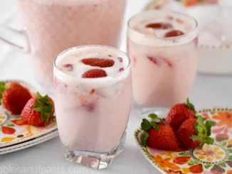 Agua Fresca de Fresas con Crema: A Refreshing Strawberry and Cream Delight