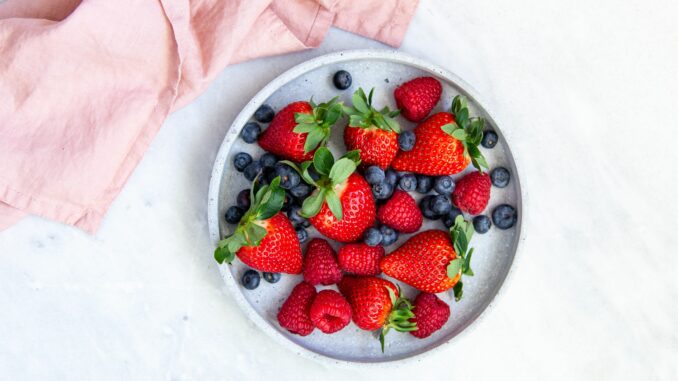 🍓 The TikTok-Approved Berry Hack: Your Guide to Buying the Freshest, Sweetest Berries Every Time! 🍓 The TikTok-Approved Berry Hack: Your Guide to Buying the Freshest, Sweetest Berries Every Time!