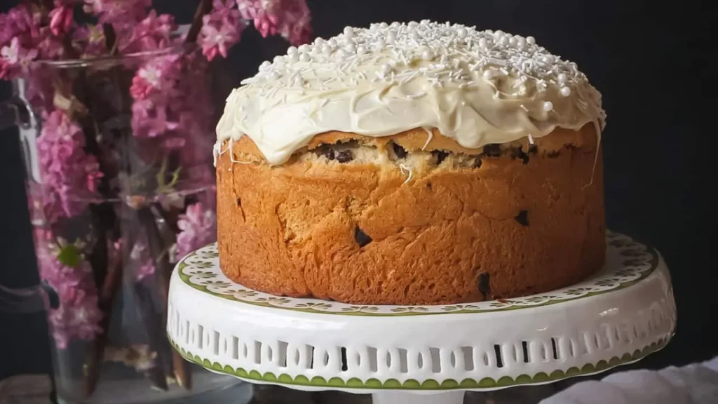 Bake Authentic Kulich: A Step-by-Step Guide to Russian Easter Bread